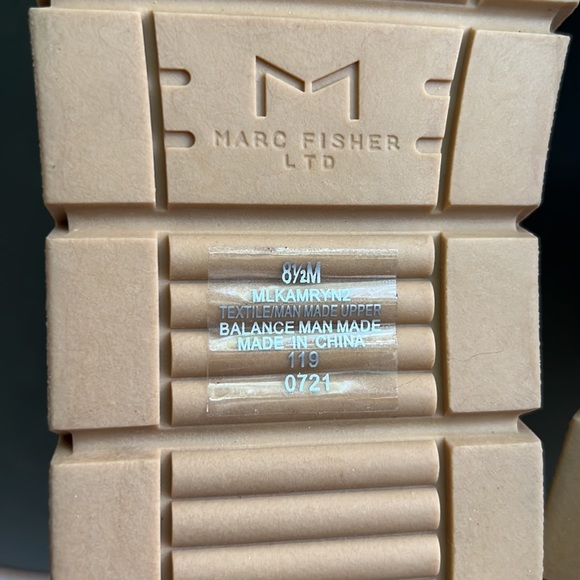 NEW Marc Fisher LTD Kamryn Booties Puffer Quilted Drawstring Boots Womens Sz 8.5 - Picture 10 of 11